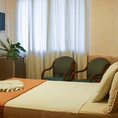 Hotel Maya Corozal Town Extérieur photo