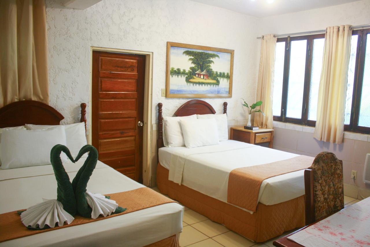 Hotel Maya Corozal Town Extérieur photo