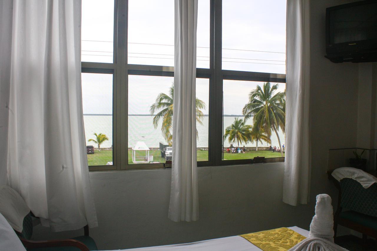 Hotel Maya Corozal Town Extérieur photo
