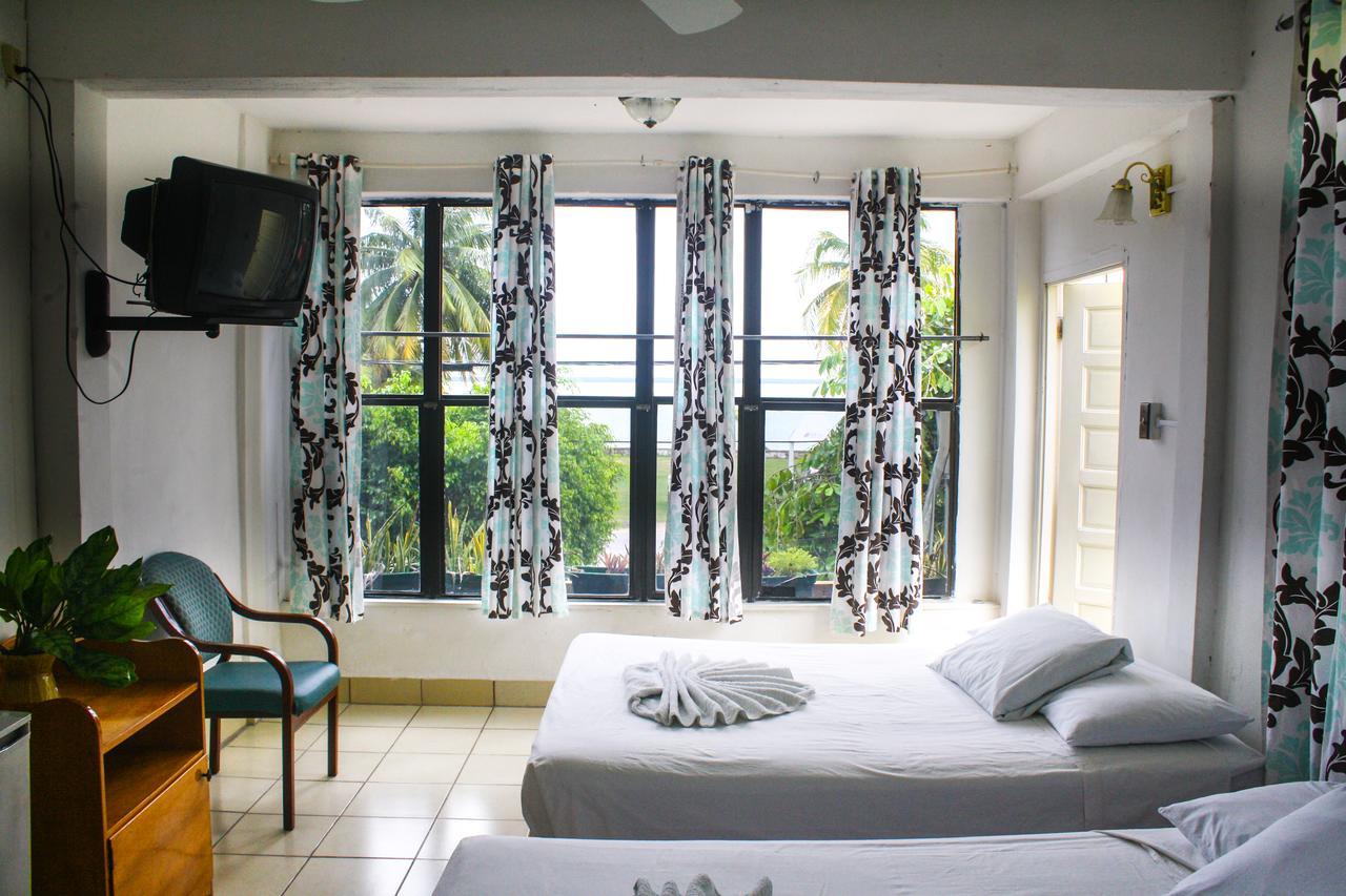 Hotel Maya Corozal Town Extérieur photo