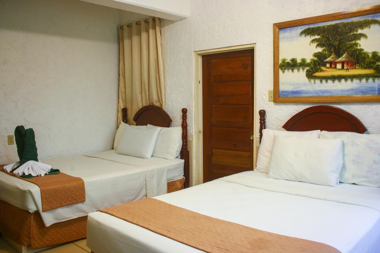 Hotel Maya Corozal Town Extérieur photo