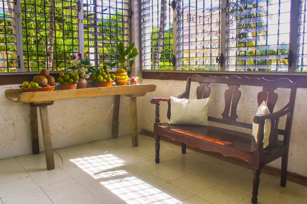 Hotel Maya Corozal Town Extérieur photo