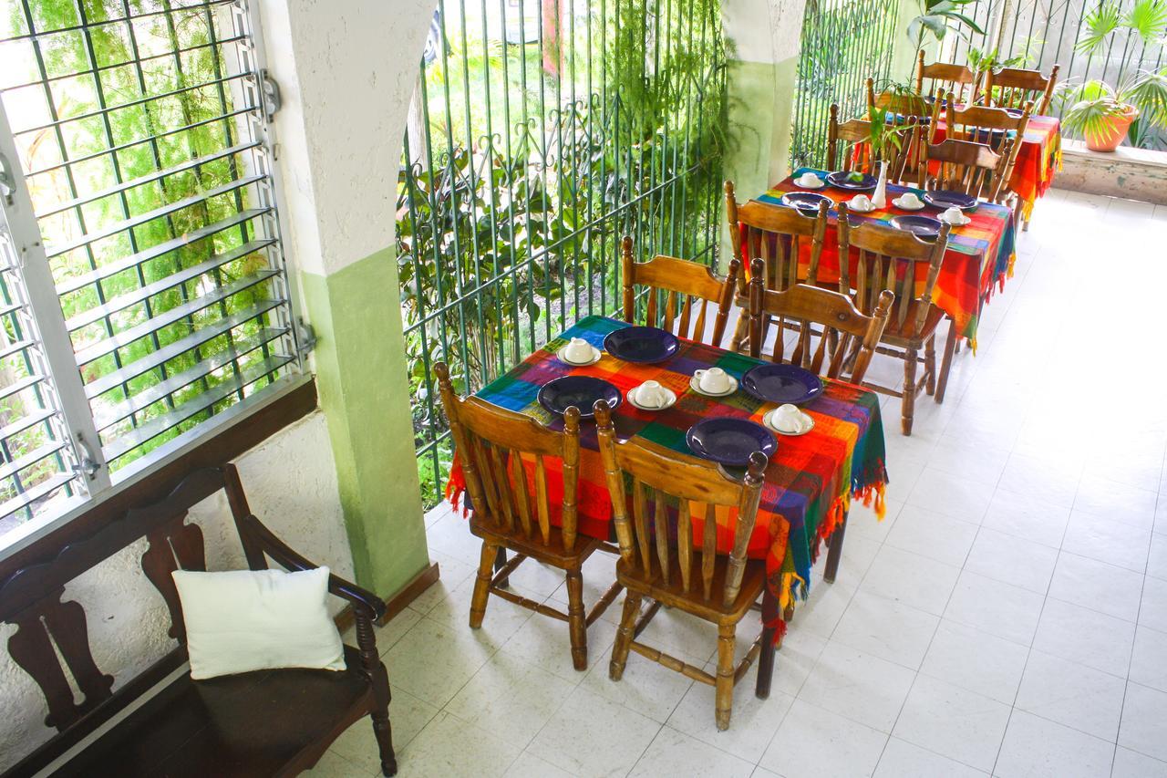 Hotel Maya Corozal Town Extérieur photo
