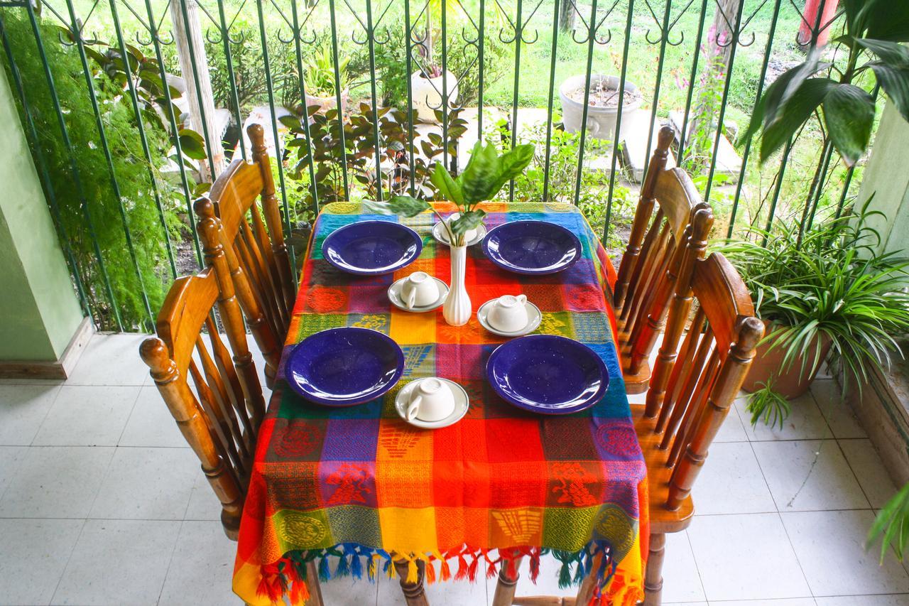 Hotel Maya Corozal Town Extérieur photo